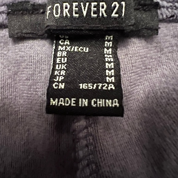 NWOT Two piece sweat outfit set! Cropped hoodie and joggers. M - Picture 6 of 7